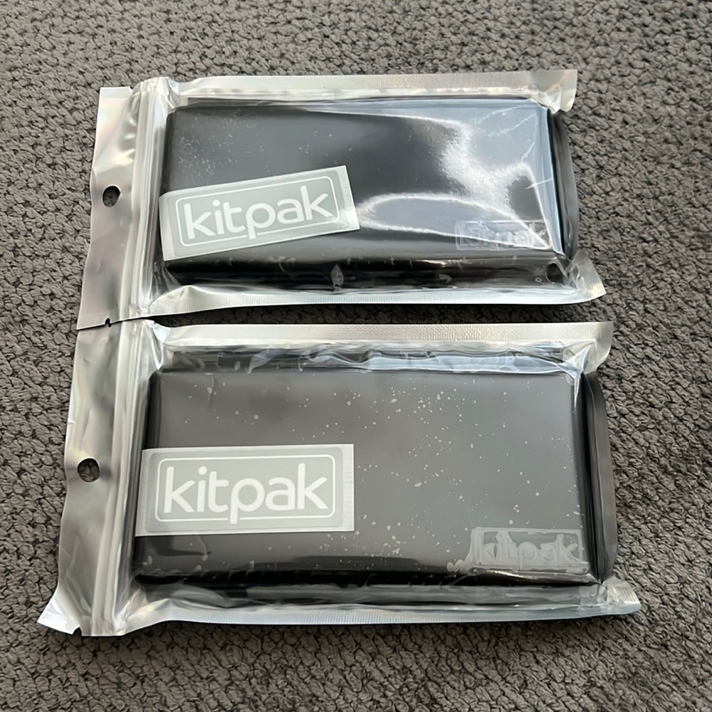 KITPAK
The Magnetic Compact New Unopened